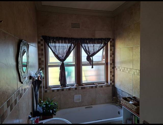 3 BEDROOM HOUSE FOR SALE IN CLAREMONT